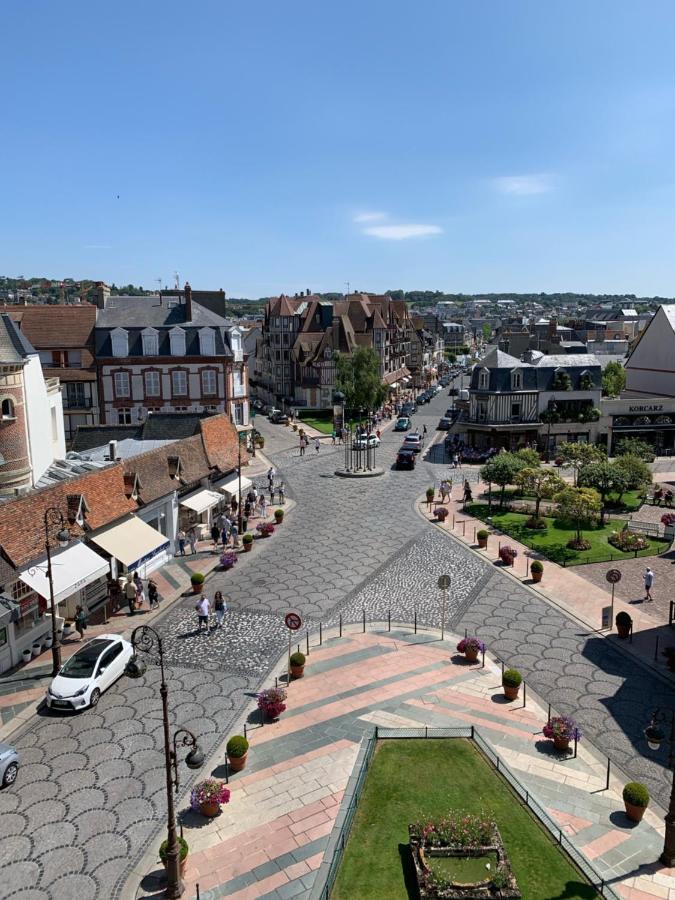 Duplex Au Coeur De Deauville Avec Vue Imprenable Et Parking Prive Ngoại thất bức ảnh