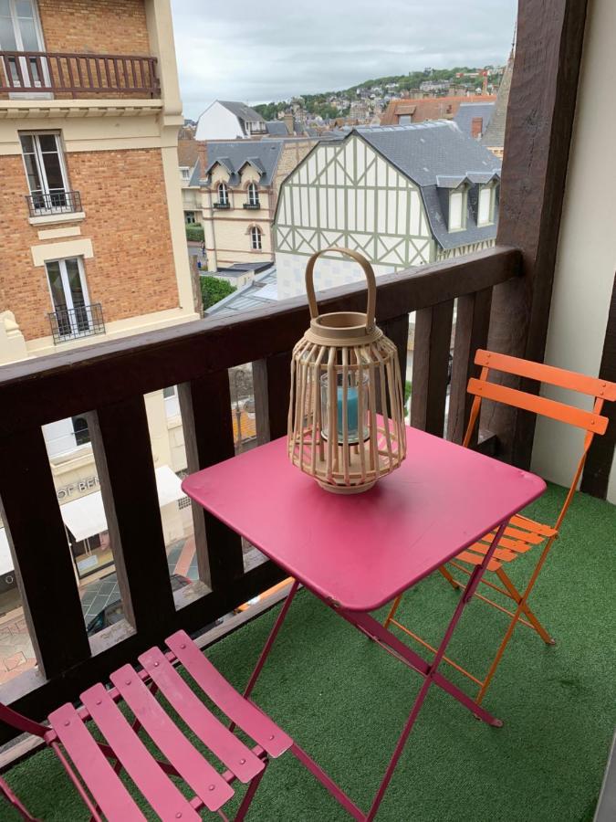 Duplex Au Coeur De Deauville Avec Vue Imprenable Et Parking Prive Ngoại thất bức ảnh