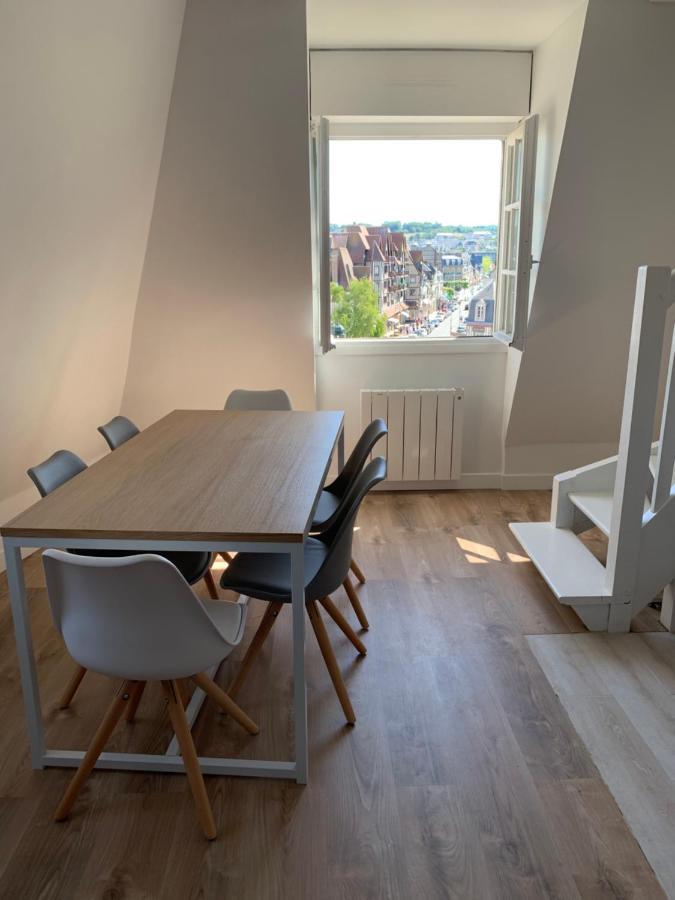 Duplex Au Coeur De Deauville Avec Vue Imprenable Et Parking Prive Ngoại thất bức ảnh